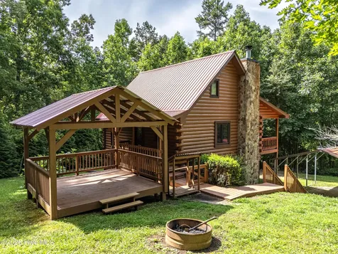 44 Red Wolf Trail Blairsville GA 30512