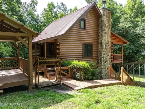 44 Red Wolf Trail Blairsville GA 30512