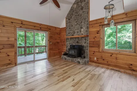 44 Red Wolf Trail Blairsville GA 30512