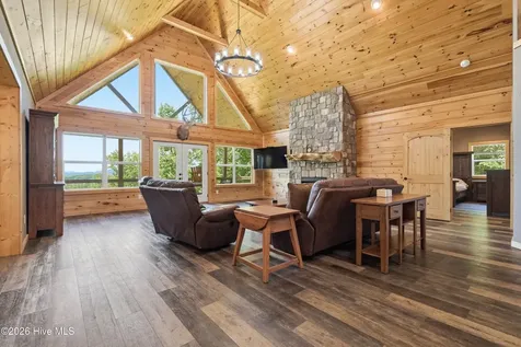 154 Blueberry Hill Hayesville NC 28904