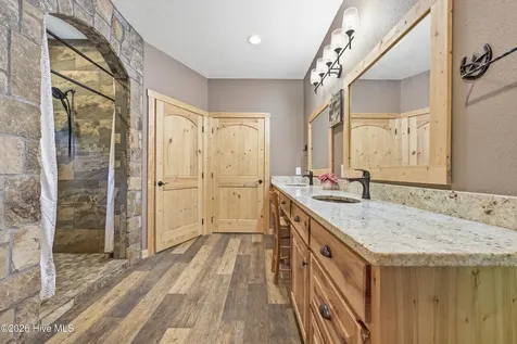 154 Blueberry Hill Hayesville NC 28904