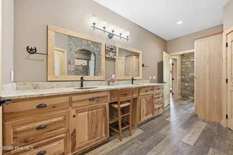 154 Blueberry Hill Hayesville NC 28904