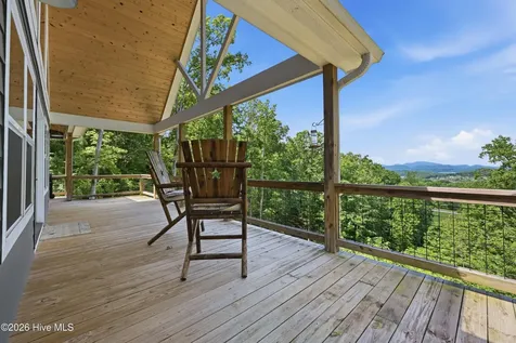 154 Blueberry Hill Hayesville NC 28904