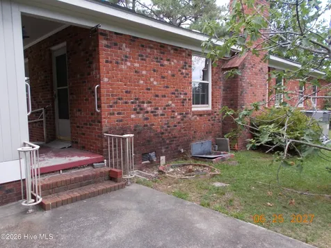 2209 Stanton Road Kinston NC 28504