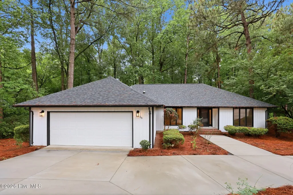 200 Devonshire Avenue W Seven Lakes NC 27376