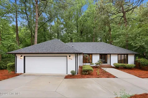 200 Devonshire Avenue W Seven Lakes NC 27376