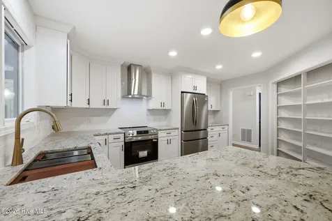 200 Devonshire Avenue W Seven Lakes NC 27376