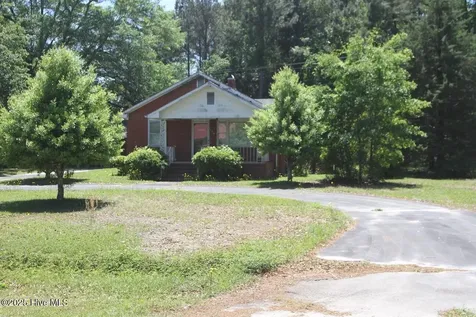 709 Quail Street Elizabethtown NC 28337