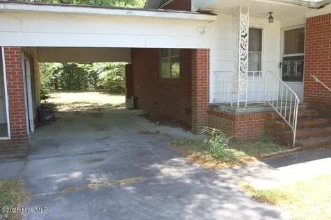709 Quail Street Elizabethtown NC 28337