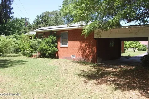 709 Quail Street Elizabethtown NC 28337