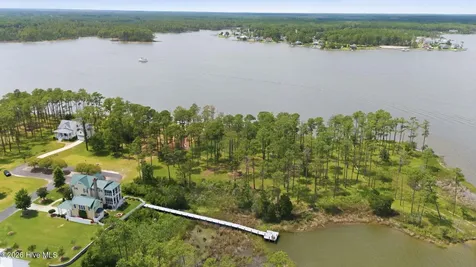 238 Oyster Point Road Oriental NC 28571