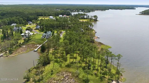 238 Oyster Point Road Oriental NC 28571