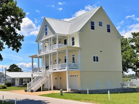 481 River Road Arapahoe NC 28510