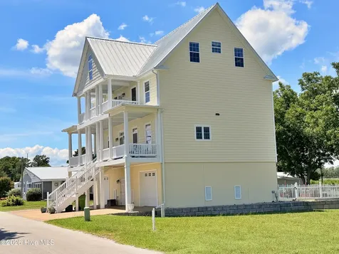 481 River Road Arapahoe NC 28510