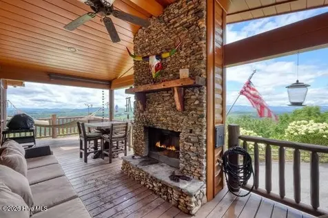 628 Madison Lane Brasstown NC 28902