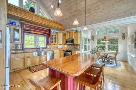 628 Madison Lane Brasstown NC 28902