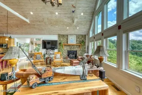 628 Madison Lane Brasstown NC 28902