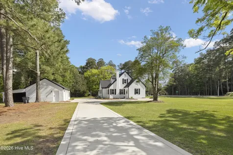 608 N East Street Roseboro NC 28382