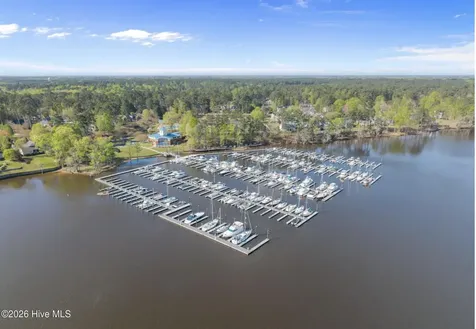 309 Potomac Drive Chocowinity NC 27817
