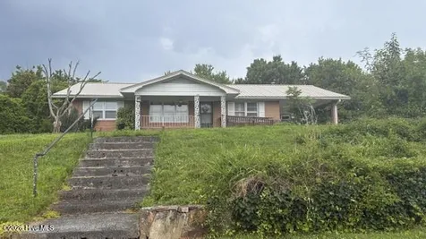17 Moore Street Andrews NC 28901