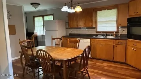 17 Moore Street Andrews NC 28901