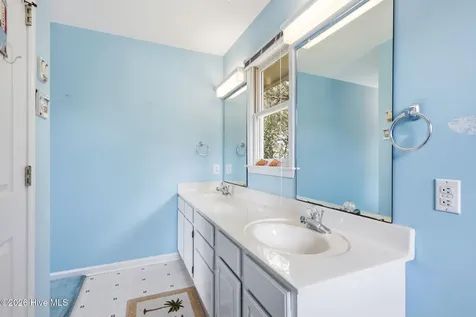 3904 Emerald Drive Emerald Isle NC 28594