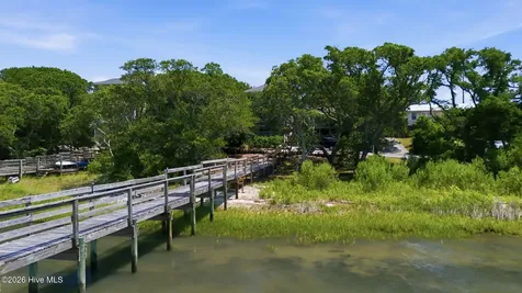3904 Emerald Drive Emerald Isle NC 28594