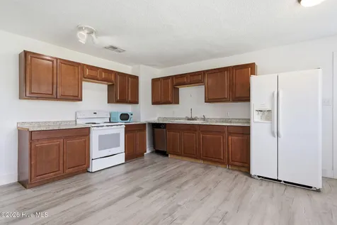 813 N 20th Street Morehead City NC 28557