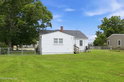 813 N 20th Street Morehead City NC 28557