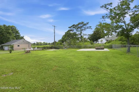 813 N 20th Street Morehead City NC 28557