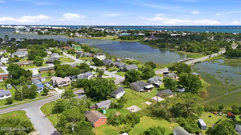 813 N 20th Street Morehead City NC 28557