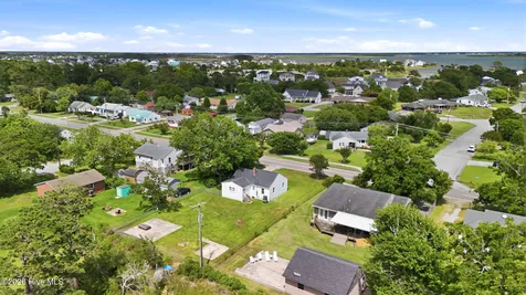 813 N 20th Street Morehead City NC 28557