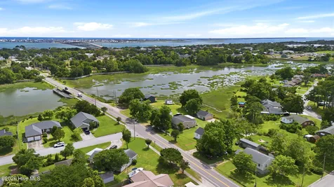 813 N 20th Street Morehead City NC 28557