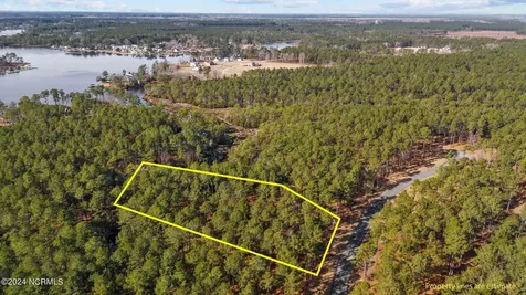 137 Ocracoke Drive Oriental NC 28571