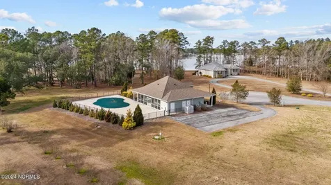 137 Ocracoke Drive Oriental NC 28571