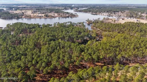 137 Ocracoke Drive Oriental NC 28571