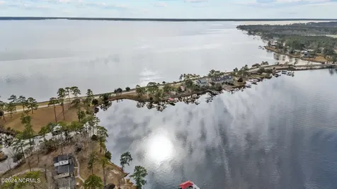 137 Ocracoke Drive Oriental NC 28571