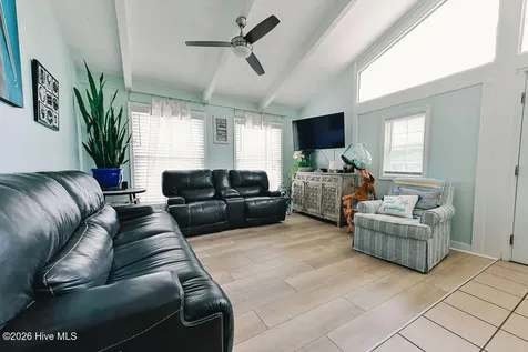 706 W 3rd Street Kill Devil Hills NC 27948