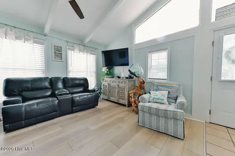 706 W 3rd Street Kill Devil Hills NC 27948
