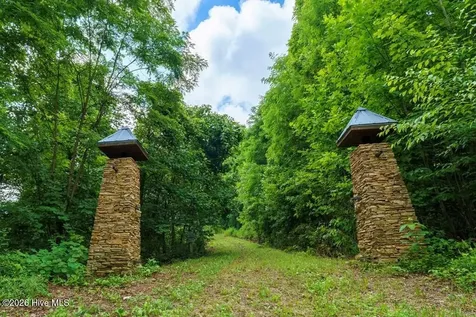 235 Rios Drive Bryson City NC 28713