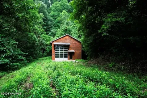 235 Rios Drive Bryson City NC 28713