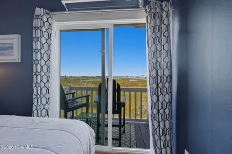 602 W Fort Macon Road Atlantic Beach NC 28512