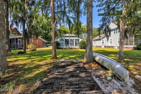 113 Clinton Road Elizabethtown NC 28337