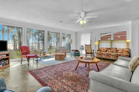 113 Clinton Road Elizabethtown NC 28337