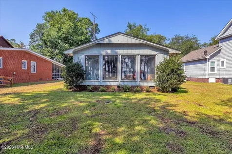 113 Clinton Road Elizabethtown NC 28337