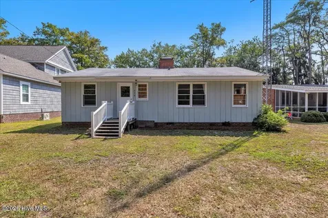 113 Clinton Road Elizabethtown NC 28337