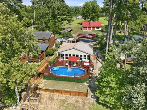 32 & 35 S Teachs Point Road Bath NC 27808
