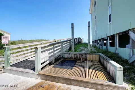918 /235 N New River Drive Surf City NC 28445
