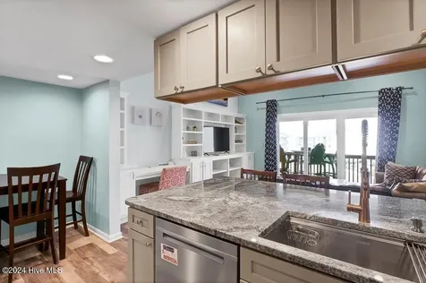 918 /235 N New River Drive Surf City NC 28445