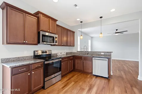 447 Avendale Drive Rocky Point NC 28457